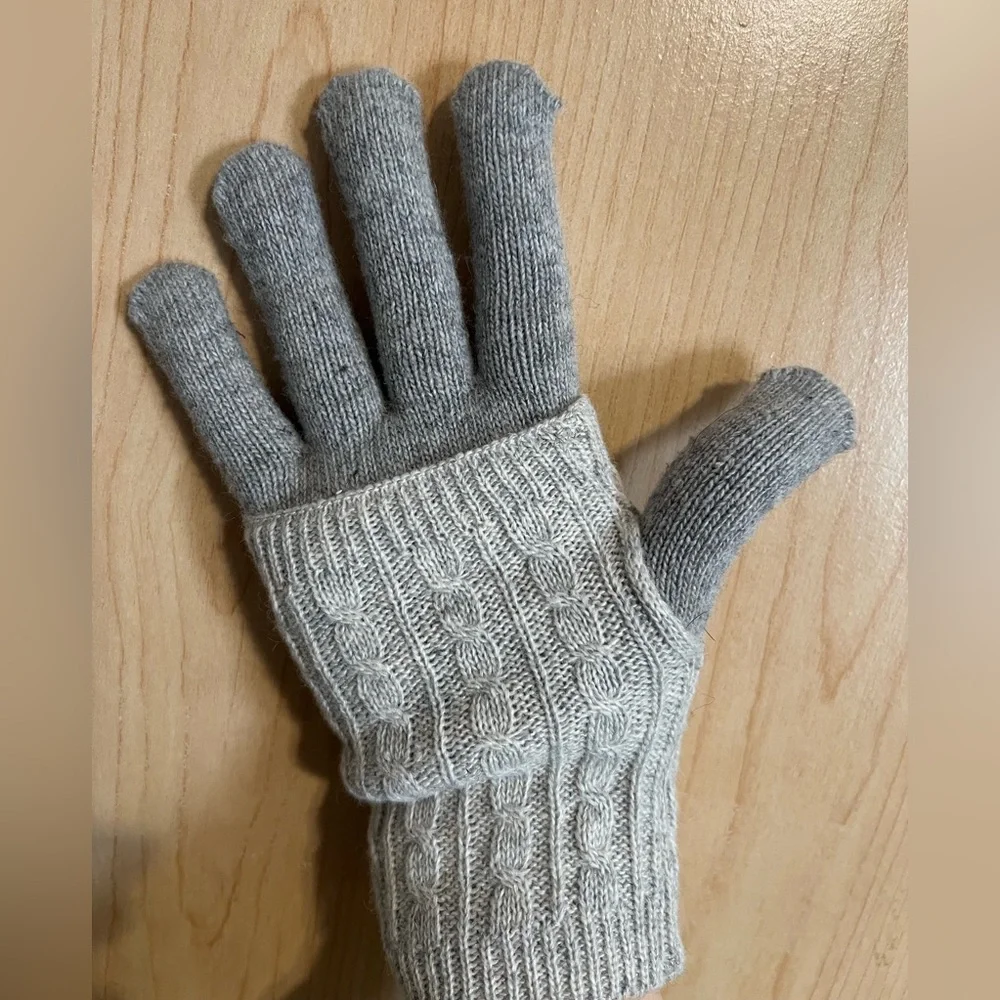 N/A grey knitted